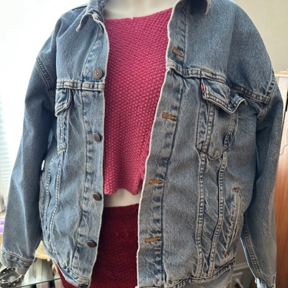 Levis flannel lined Men's jean jacket Size L